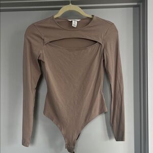 H&M Taupe Long Sleeve Cutout Bodysuit